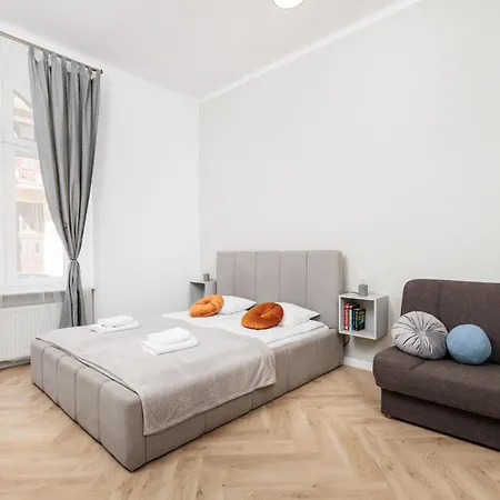 Kollataja - 2 Bedroom Old Town - By Upstairs *