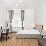 Kollataja - 2 Bedroom Old Town - By Upstairs 公寓 *