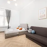 Kollataja - 2 Bedroom Old Town - By Upstairs