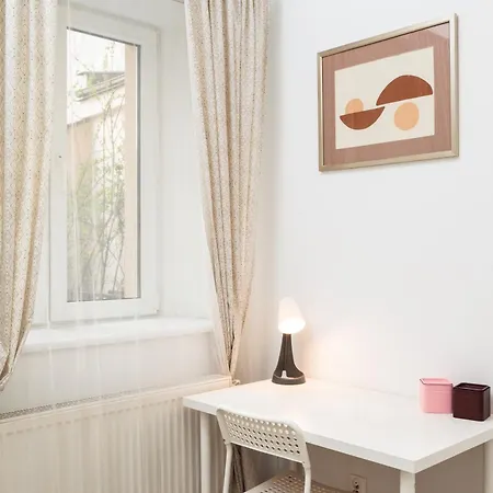 Kollataja - 2 Bedroom Old Town - By Upstairs Krakow