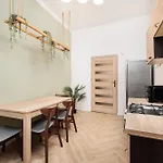 Kollataja - 2 Bedroom Old Town - By Upstairs Apartment *