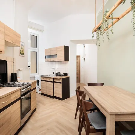 Kollataja - 2 Bedroom Old Town - By Upstairs *