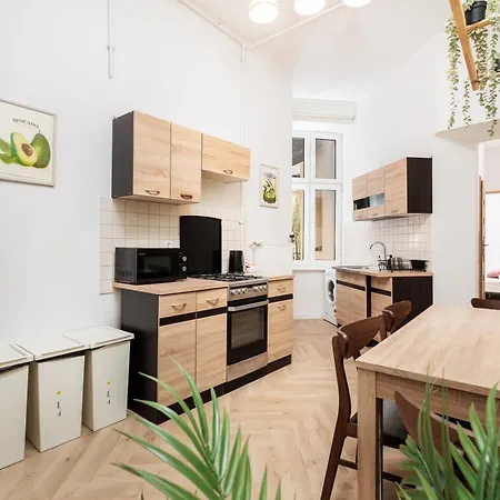 Kollataja - 2 Bedroom Old Town - By Upstairs *
