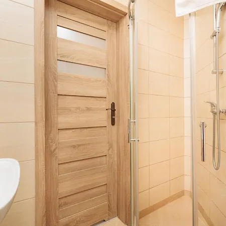 Kollataja - 2 Bedroom Old Town - By Upstairs Apartment *